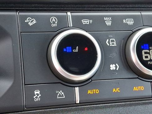 Used 2024 Land Rover Defender 90 S image 25