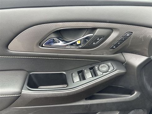 Used 2023 Chevrolet Traverse Premier w/ LPO, Floor Liner Package FWD image 22