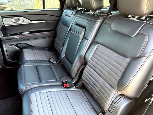 Certified 2025 Ford Explorer ST-Line image 23