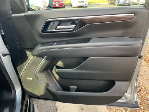 Used 2025 Chevrolet Tahoe Premier image 31