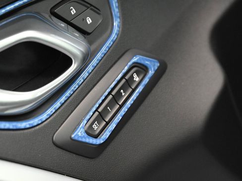 Used 2018 Chevrolet Camaro SS RWD image 19