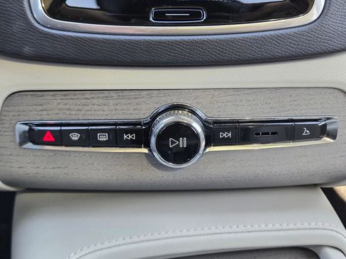Certified 2025 Volvo XC90 T8 Plus w/ Protection Package Premier AWD/4WD image 25