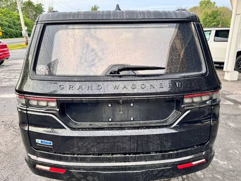 Used 2022 Jeep Grand Wagoneer Series II AWD/4WD image 4
