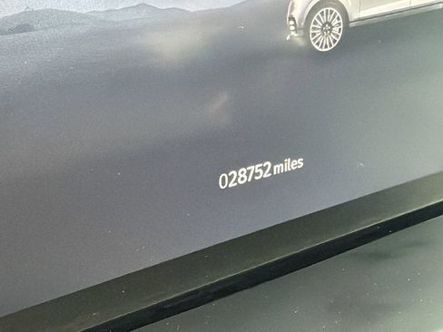 Used 2024 Land Rover Range Rover Velar S image 13