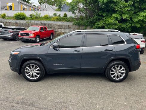 Used 2018 Jeep Cherokee Limited AWD/4WD image 11