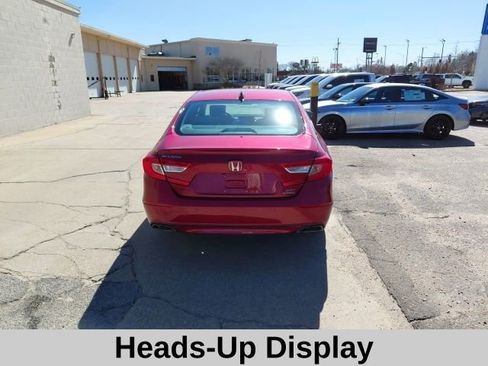 Used 2018 Honda Accord Touring image 6