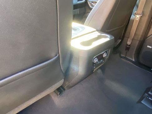 Used 2022 Chevrolet Tahoe Z71 w/ Off-Road Capability Package image 4