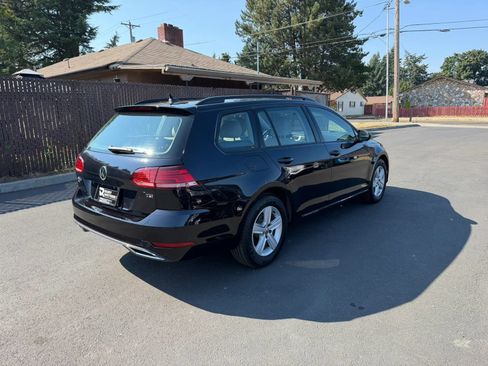 Used 2018 Volkswagen Golf SE FWD image 5