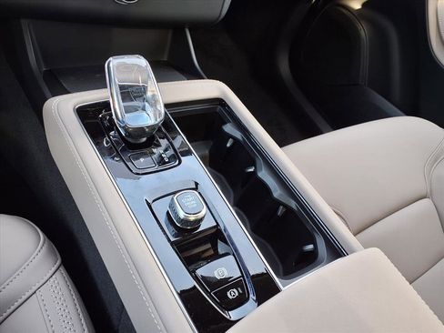 New 2026 Volvo XC90 B5 Plus w/ Protection Package Premier image 15