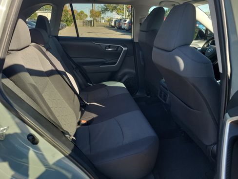 Used 2020 Toyota RAV4 XLE image 12