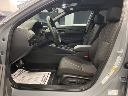 Used 2025 Honda Accord Sport image 10