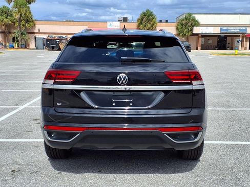 Used 2023 Volkswagen Atlas Cross Sport SE w/ Panoramic Sunroof Package FWD image 6