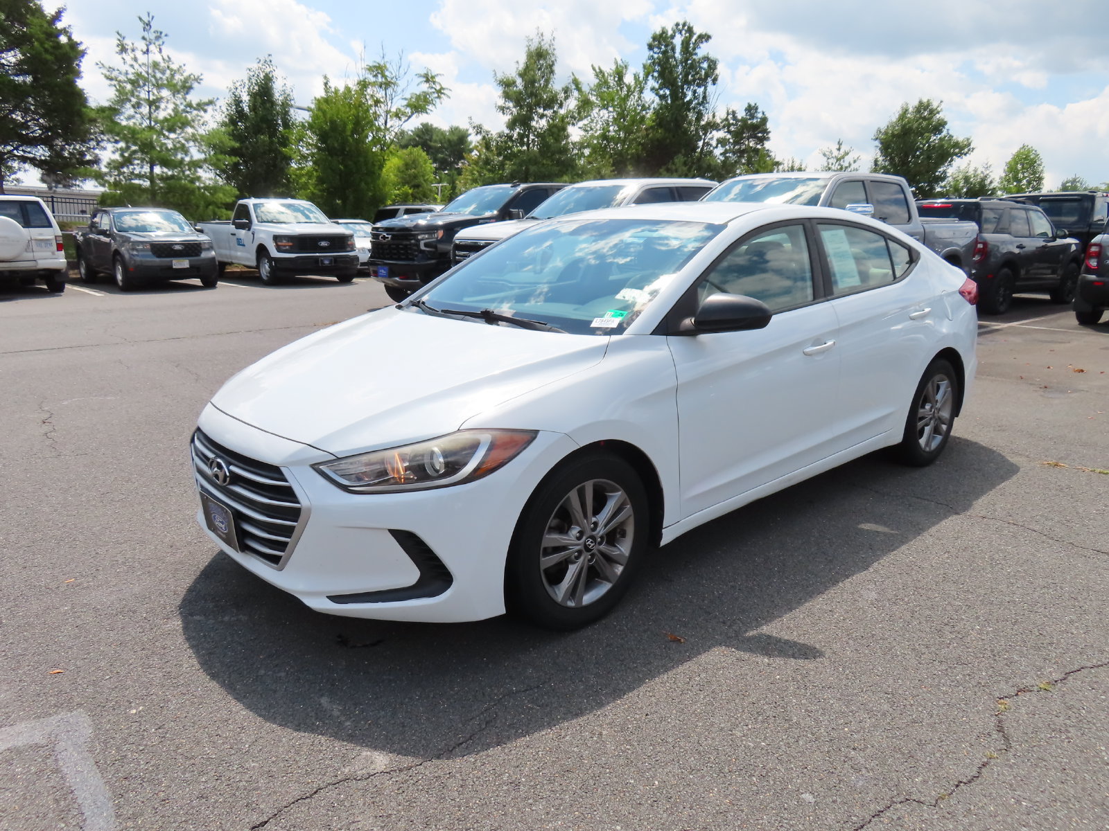 Used 2017 Hyundai Elantra SE FWD image 3