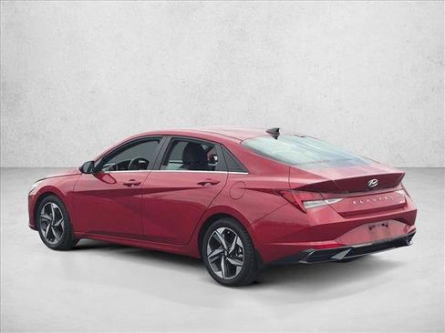 Used 2022 Hyundai Elantra Limited FWD image 7