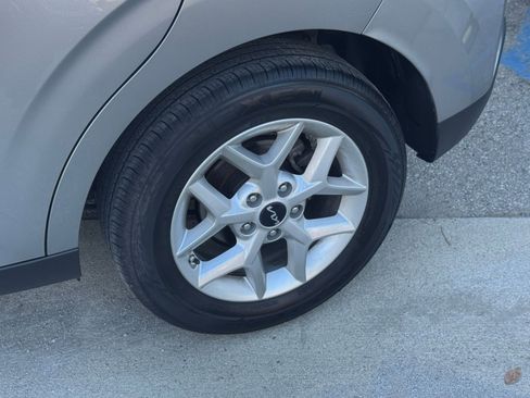 Used 2025 Kia Soul LX w/ LX Technology Package image 28