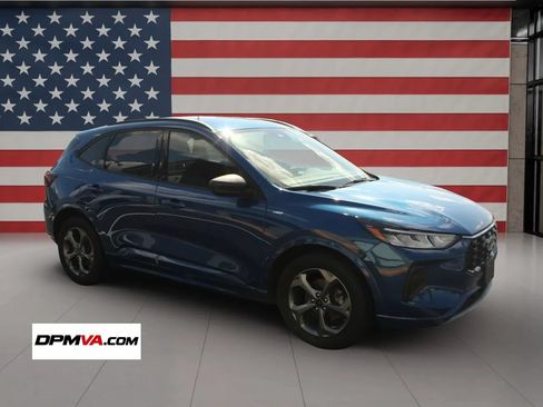 Used 2023 Ford Escape ST-Line w/ Equipment Group 301A FWD image 11