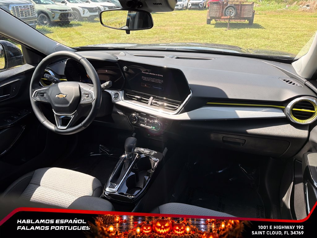Used 2025 Chevrolet Trax LT w/ Driver Confidence Package FWD image 27