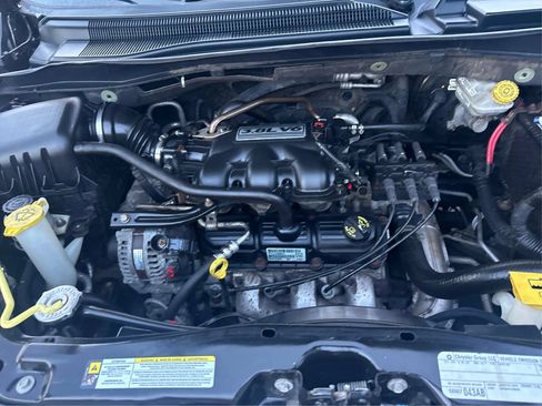 Used 2010 Dodge Grand Caravan SXT w/ Family Value Group FWD image 13