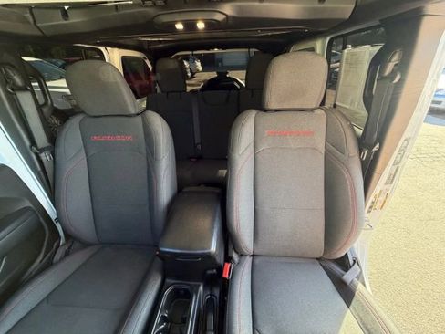 Used 2024 Jeep Wrangler Unlimited Rubicon image 17