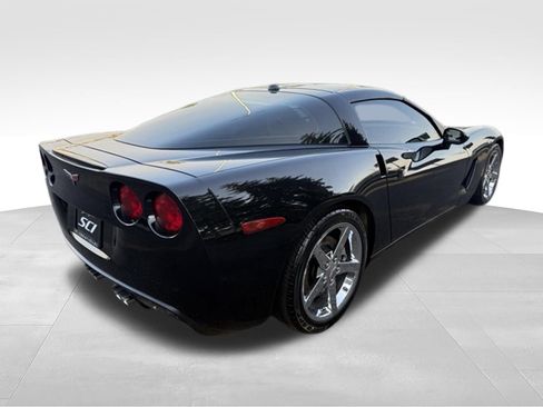 Used 2005 Chevrolet Corvette Coupe w/ Preferred Equipment Group RWD image 5