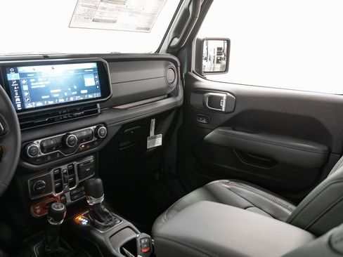 New 2026 Jeep Gladiator Mojave image 10