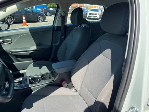 Used 2025 Kia K4 FWD image 28