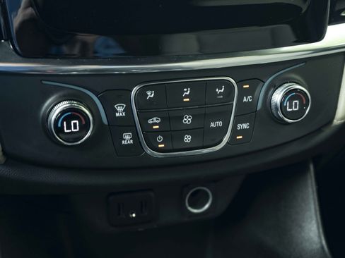 Used 2023 Chevrolet Traverse LS FWD image 33