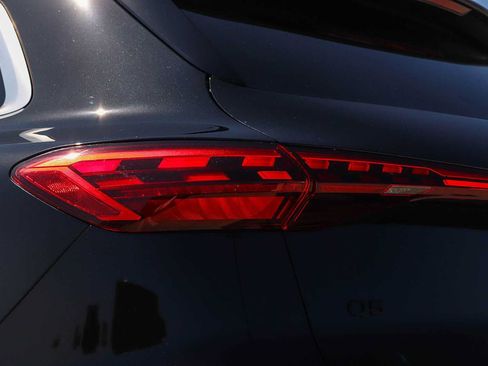 Used 2025 Audi Q5 Premium w/ Premium Plus AWD/4WD image 12