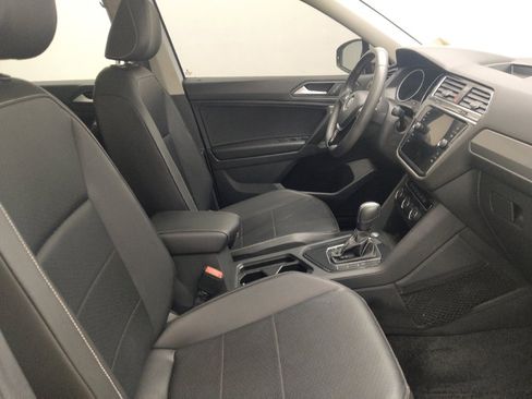 Used 2021 Volkswagen Tiguan SEL FWD image 21