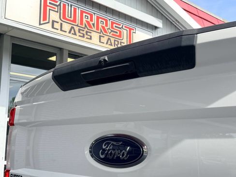 Used 2018 Ford F250 XLT w/ XLT Value Package image 9