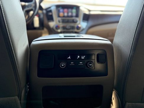 Used 2019 Chevrolet Suburban LT RWD image 29