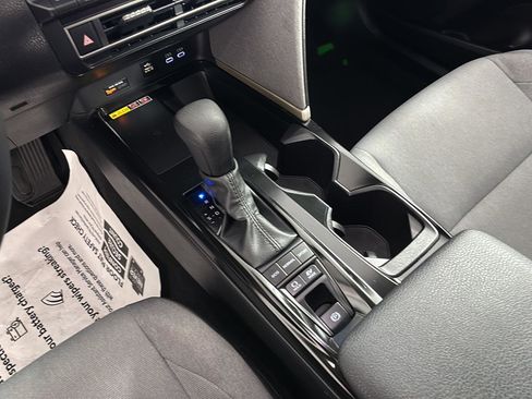 Used 2025 Toyota Camry LE w/ Convenience Package image 33