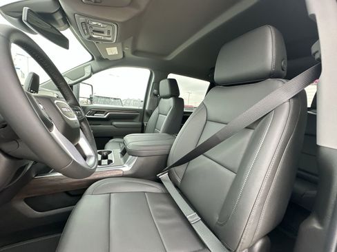 New 2026 GMC Sierra 2500 SLT w/ SLT Premium Package image 19