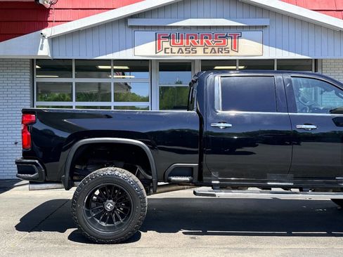 Used 2020 Chevrolet Silverado 2500 High Country w/ Z71 Off-Road Package AWD/4WD image 11