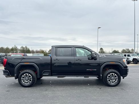 Used 2022 GMC Sierra 2500 AT4 w/ AT4 Preferred Package AWD/4WD image 2