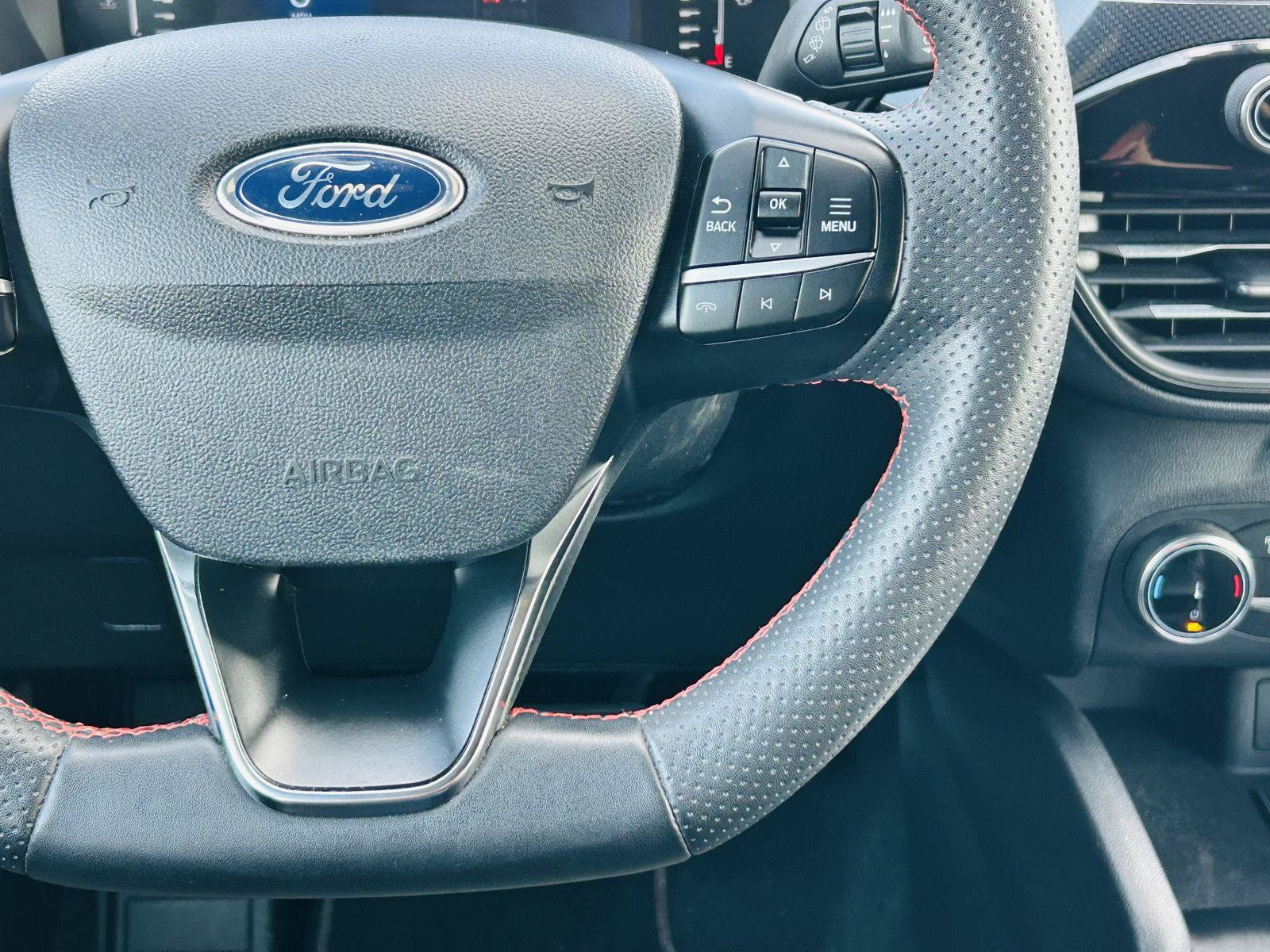 Used 2023 Ford Escape ST-Line FWD image 16