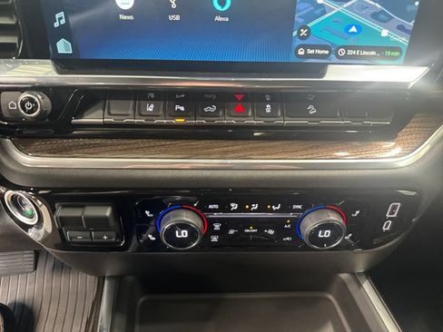 Used 2025 Chevrolet Silverado 2500 LT w/ All Star Edition AWD/4WD image 3