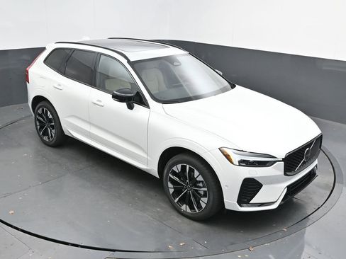 New 2026 Volvo XC60 B5 Plus w/ Protection Package Premier AWD/4WD image 28