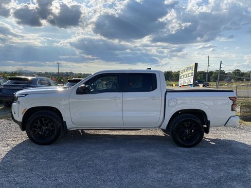 Used 2023 Nissan Frontier SV w/ Midnight Edition Package AWD/4WD image 8
