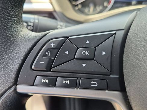 Used 2025 Nissan Altima 2.5 SV FWD image 20