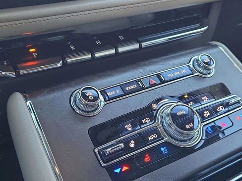 Used 2022 Lincoln Aviator Reserve w/ Elements Package Plus image 22