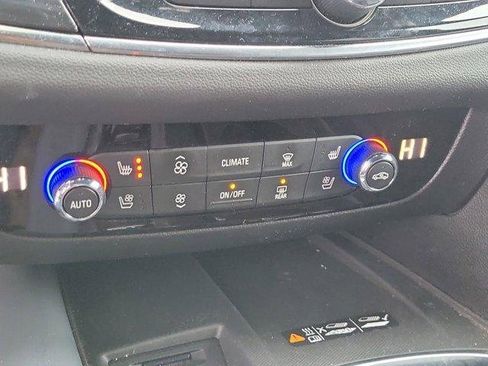 Used 2024 Buick Enclave Premium image 31