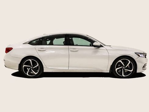 Used 2018 Honda Accord Sport image 4