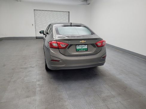 Used 2017 Chevrolet Cruze LT w/ Convenience Package image 6