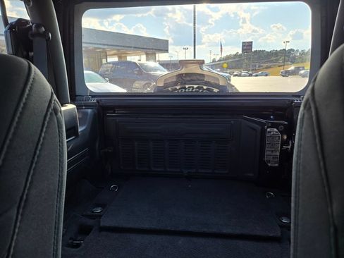 Used 2019 Jeep Wrangler Sport AWD/4WD image 11