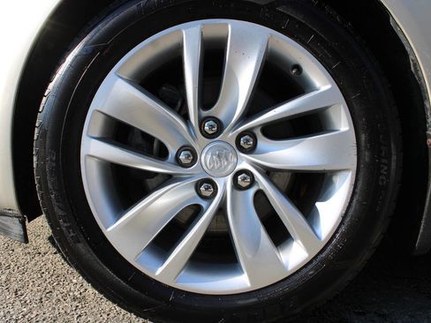 Used 2014 Buick Regal image 18