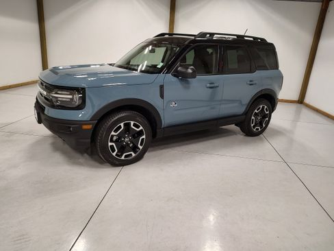 Used 2023 Ford Bronco Sport Outer Banks w/ Tech Package AWD/4WD image 4