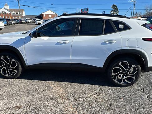 New 2026 Chevrolet Trax RS w/ Sunroof Package image 8
