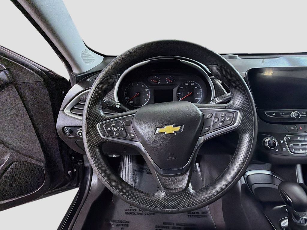 Used 2025 Chevrolet Malibu LT FWD image 13