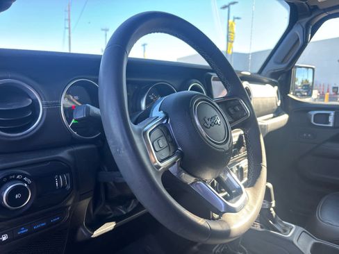 Used 2023 Jeep Wrangler Sahara image 9